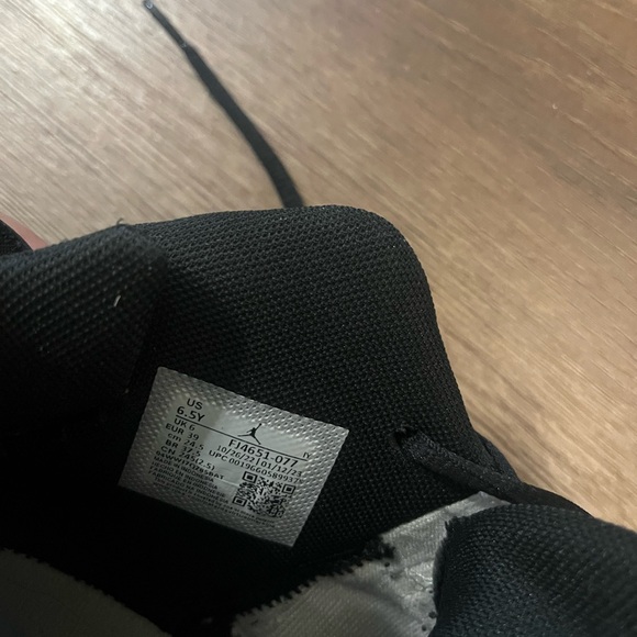 Jordan 6 Rings - Picture 5 of 7